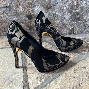 Black & Gold Alice & Olivia by Stacey Bendet Heels